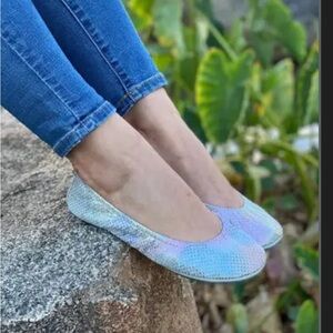 Storehouse leather foldable flat in Over the Rainbow size 9 NWOT